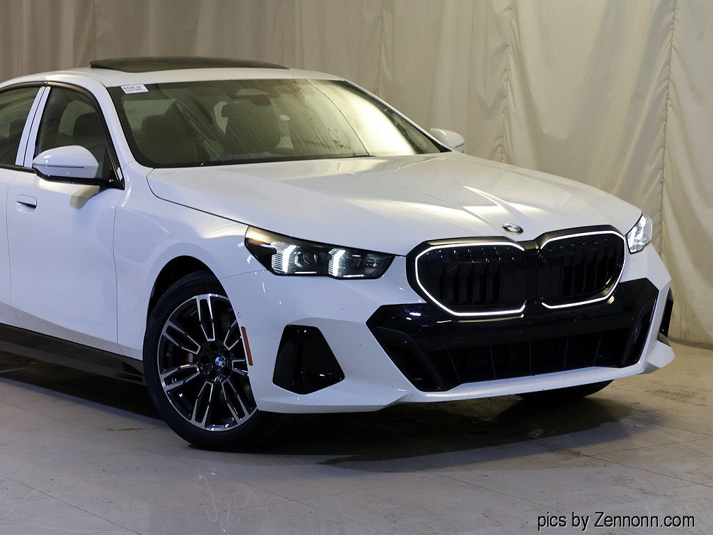 Used 2027 BMW 530i xDrive w/ M Sport Package AWD/4WD image 2