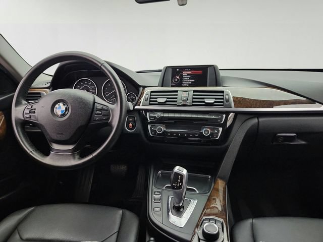 Used 2017 BMW 320i xDrive Sedan AWD/4WD image 20