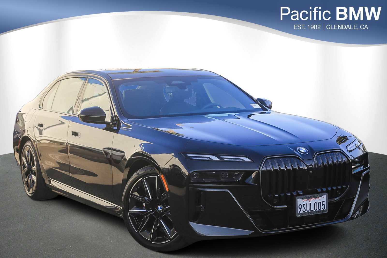 Used 2025 BMW i7 xDrive60 w/ Premium Package image 1