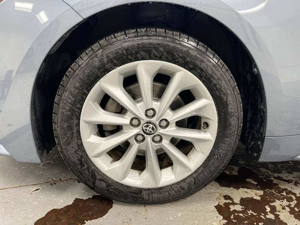 Used 2020 Toyota Corolla LE w/ LE Premium Package FWD image 27