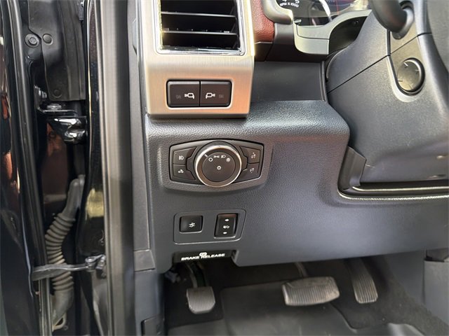 Used 2022 Ford F250 Platinum image 17
