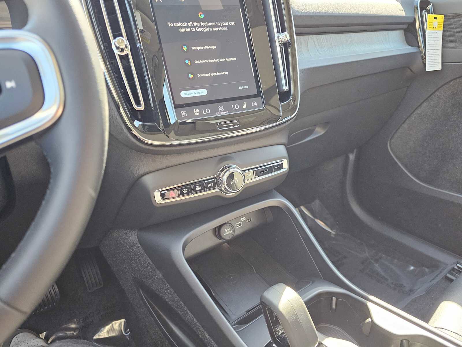 Used 2025 Volvo XC40 B5 Core w/ Climate Package AWD/4WD image 26
