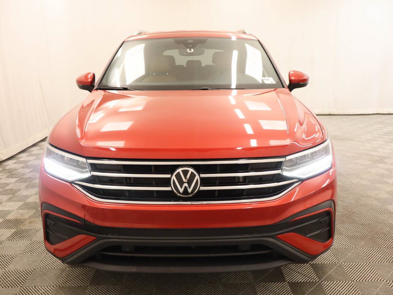 Used 2022 Volkswagen Tiguan SE FWD image 4