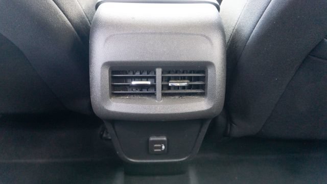 Used 2023 Chevrolet Equinox LT FWD image 12