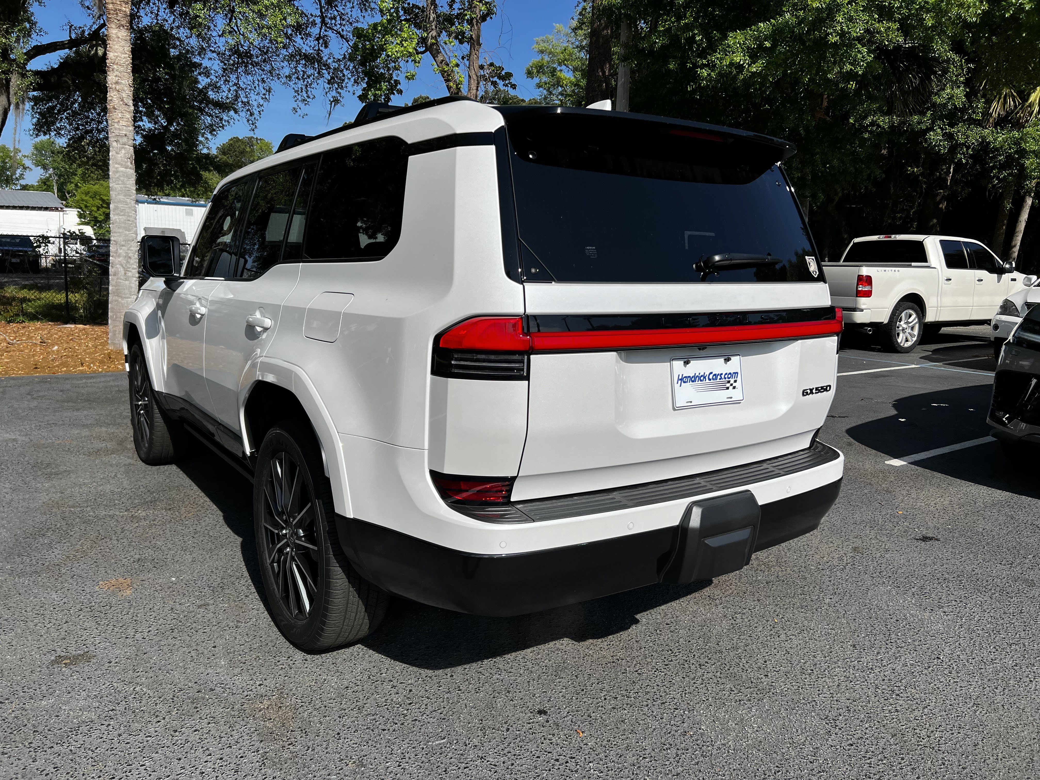 Used 2025 Lexus GX 550 w/ Accessory Package (2T) image 7