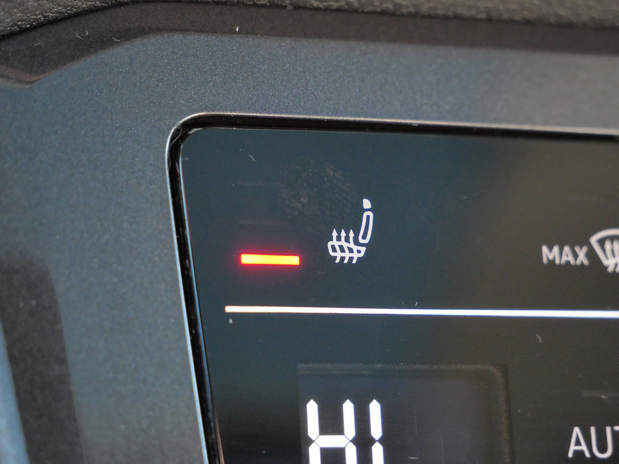 Certified 2022 Volkswagen Tiguan SE w/ Panoramic Sunroof Package image 30