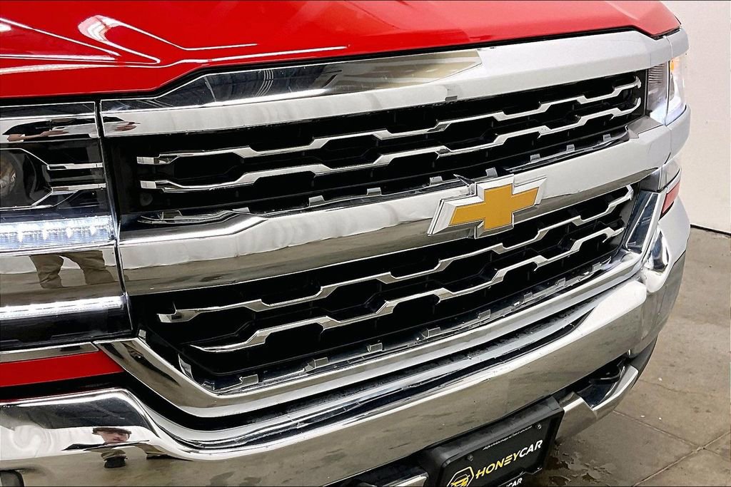Used 2017 Chevrolet Silverado 1500 LTZ w/ Sport Package AWD/4WD image 32