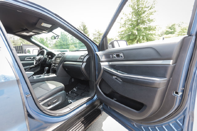 Used 2019 Ford Explorer XLT w/ Equipment Group 201A FWD image 29