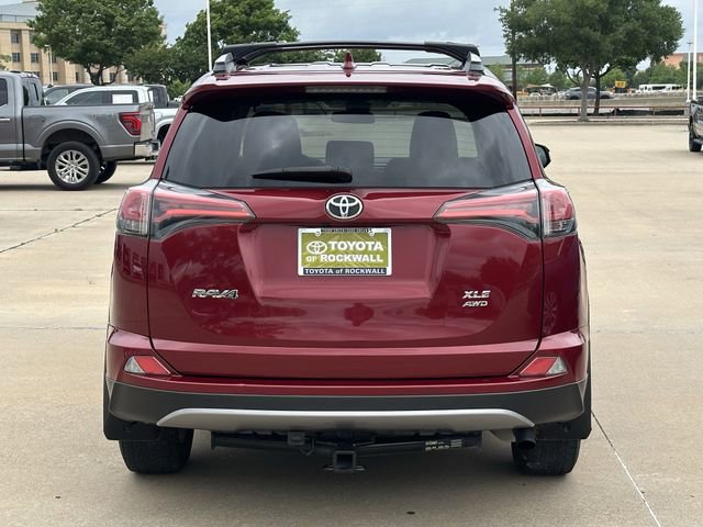 Used 2018 Toyota RAV4 XLE AWD/4WD image 4