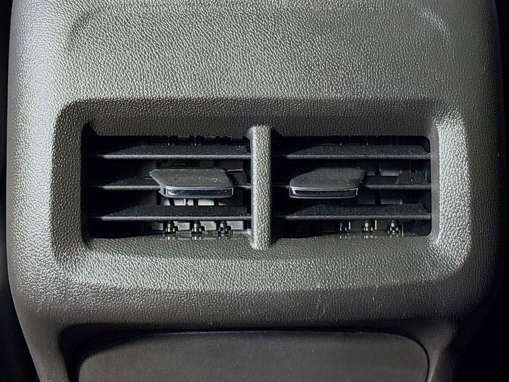 Certified 2024 GMC Terrain SLT w/ Infotainment Package II image 31