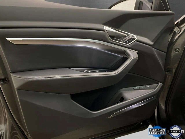 Used 2024 Audi Q8 e-tron Premium Plus image 35