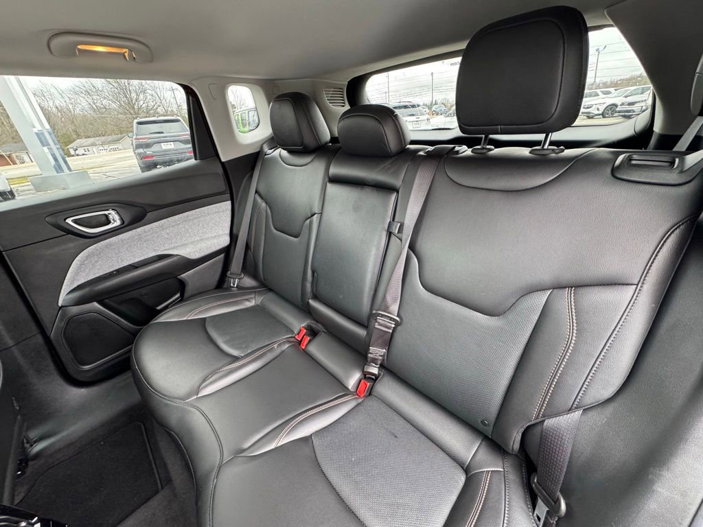 Used 2022 Jeep Compass Latitude image 12