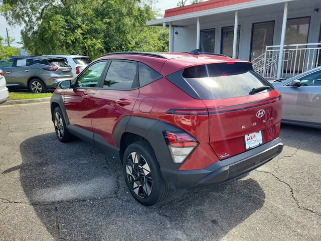 Used 2024 Hyundai Kona SEL AWD/4WD image 3