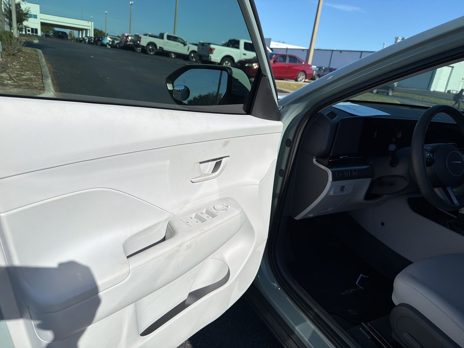 Used 2025 Hyundai Kona SEL image 16