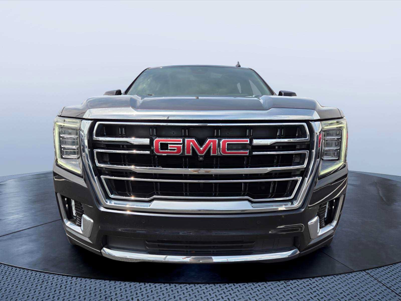 Used 2023 GMC Yukon XL SLT w/ SLT Premium Package AWD/4WD image 8