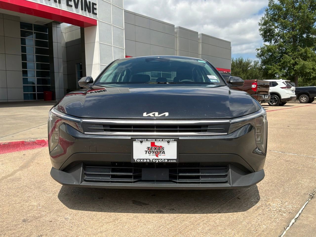 Used 2025 Kia K4 FWD image 3