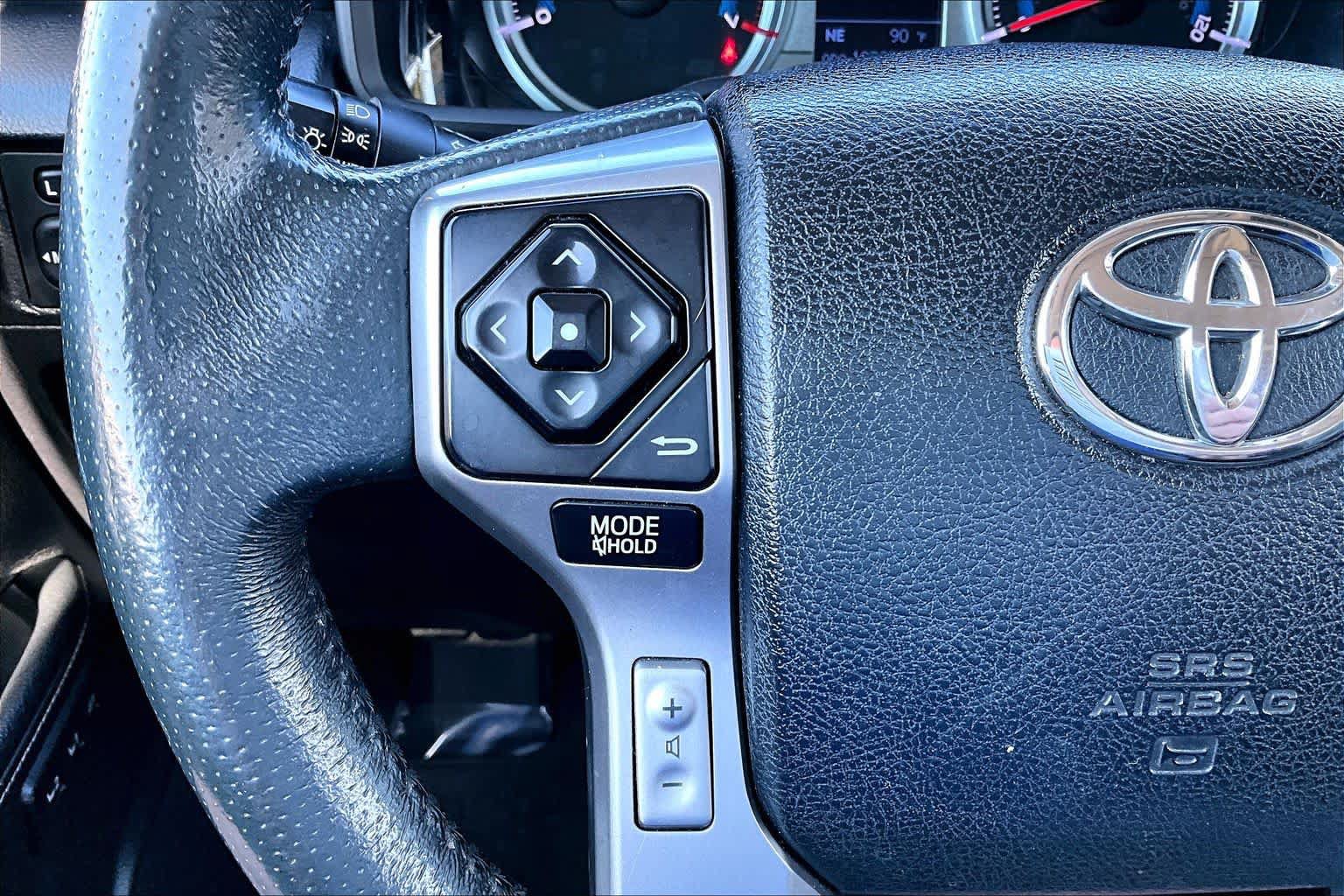Used 2014 Toyota 4Runner Limited AWD/4WD image 23