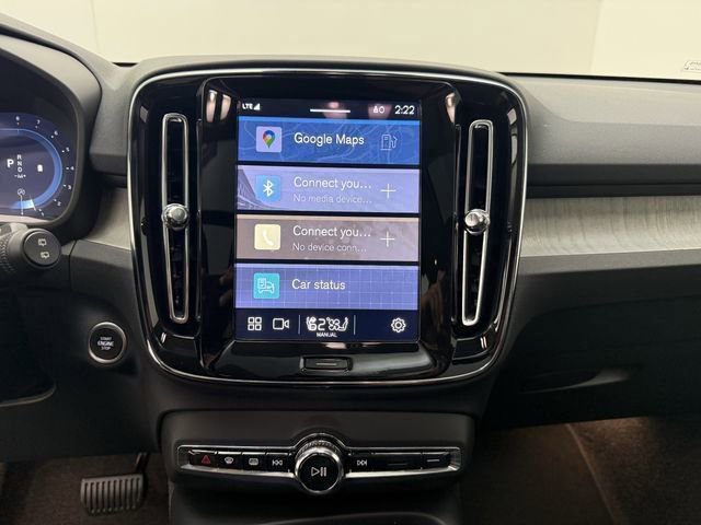 Certified 2025 Volvo XC40 B5 Plus image 17