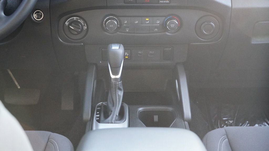 Used 2024 Nissan Frontier SV w/ Technology Package image 32