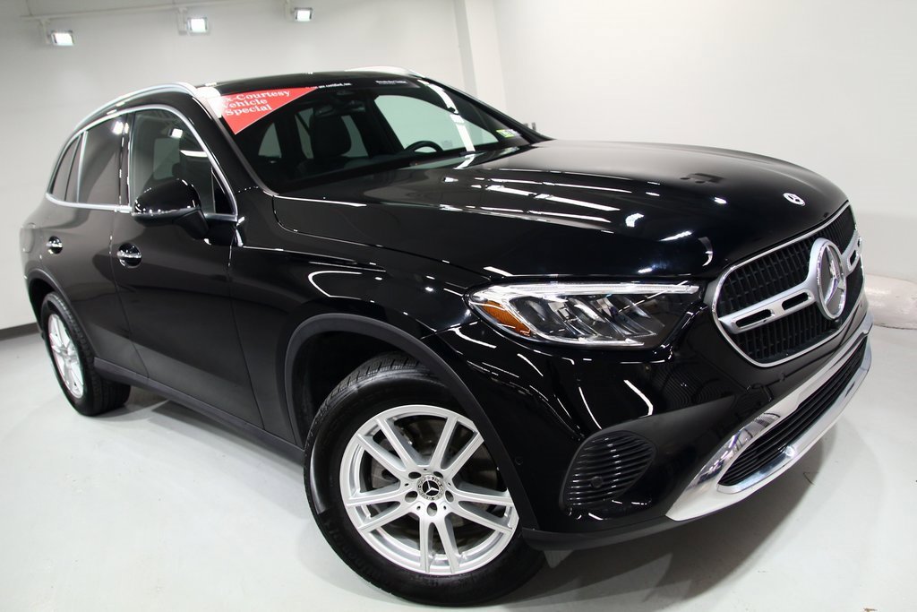 Used 2025 Mercedes-Benz GLC 300 4MATIC image 8