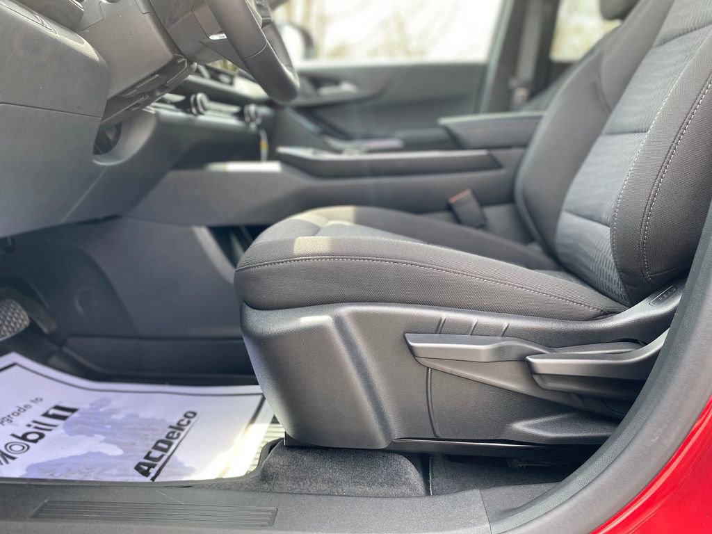 New 2026 Chevrolet Equinox LT w/ Midnight Edition AWD/4WD image 21