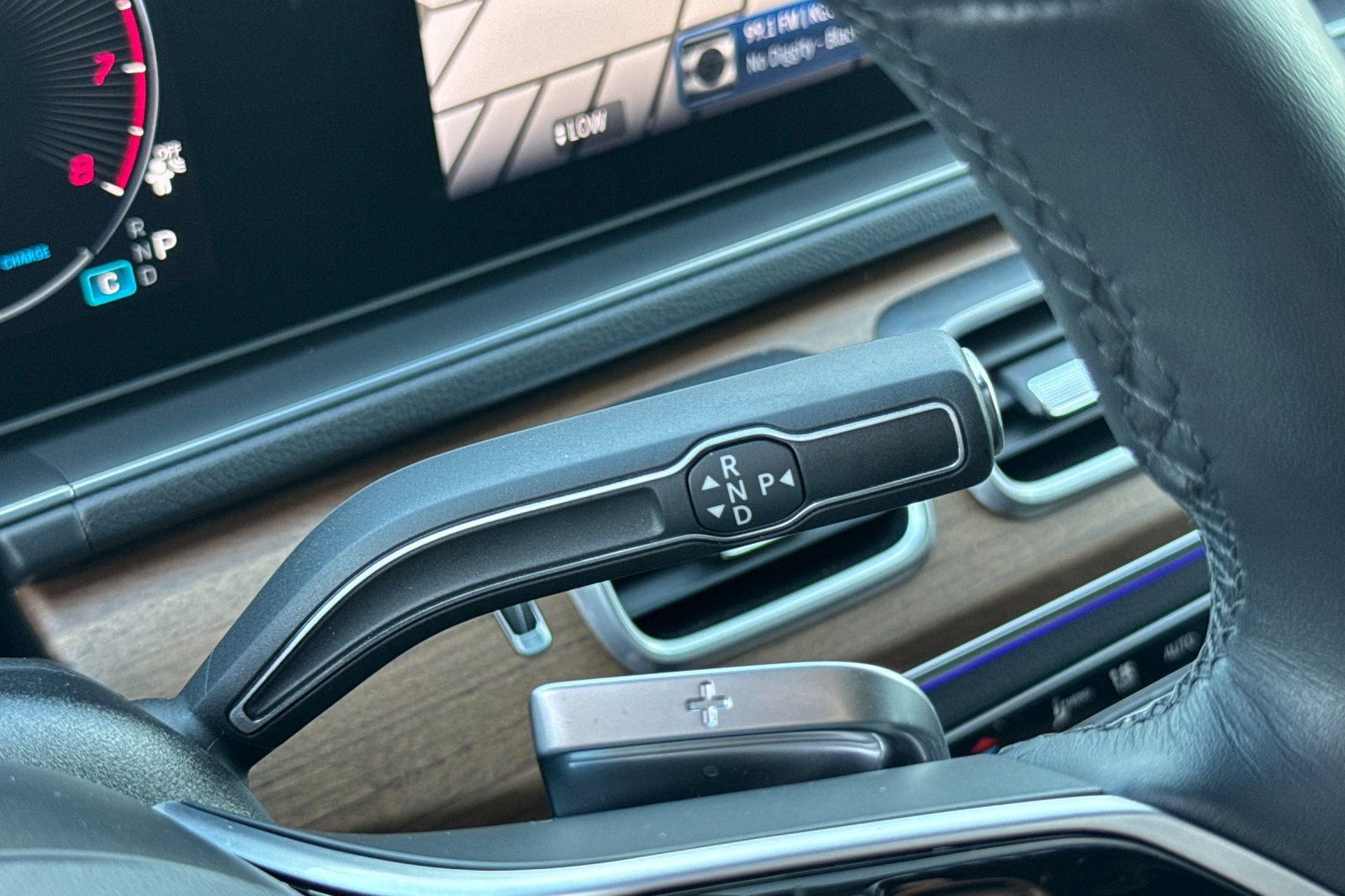 Certified 2025 Mercedes-Benz GLE 450 4MATIC image 26