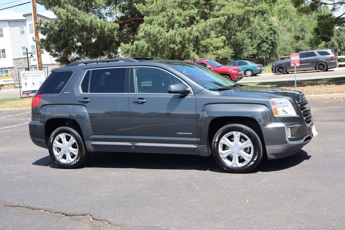 Used 2017 GMC Terrain SLE w/ Driver Alert Package I AWD/4WD image 2