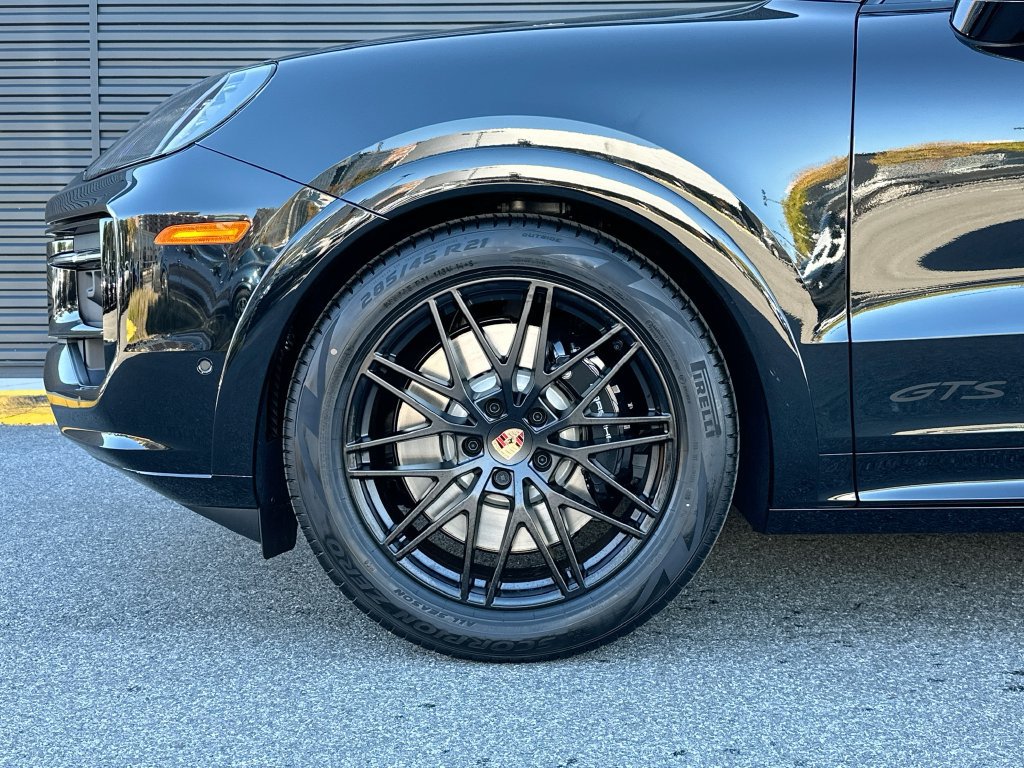 New 2027 Porsche Cayenne GTS AWD/4WD image 34