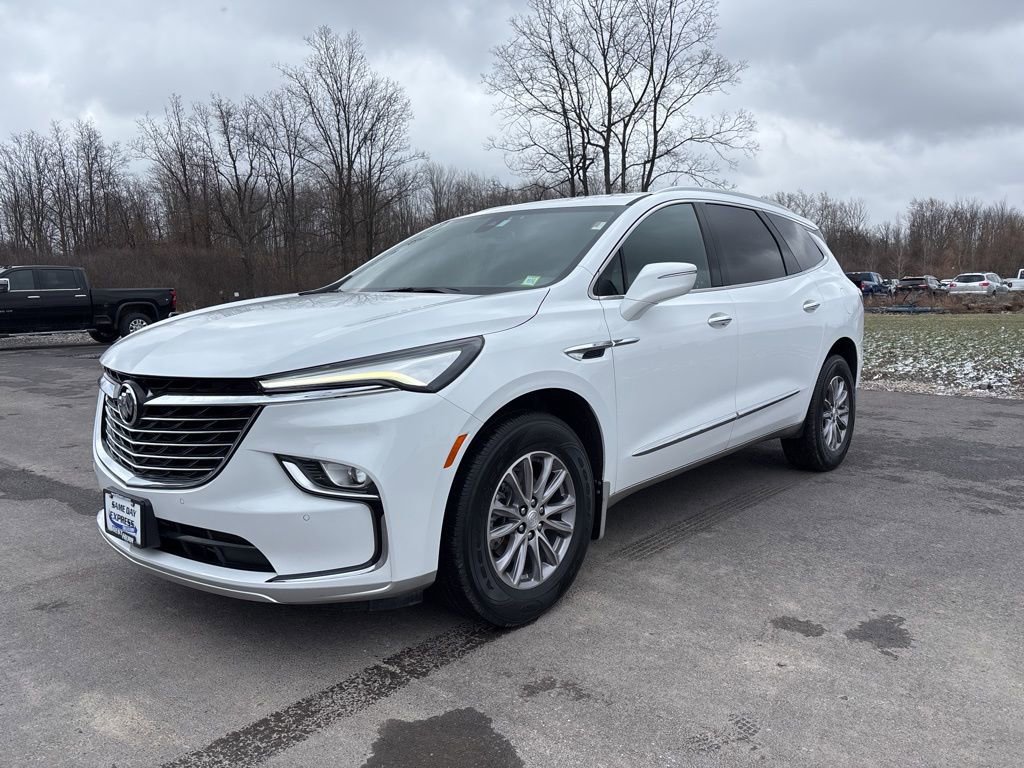 Used 2022 Buick Enclave Essence w/ Trailering Package, 5000 lbs. image 3