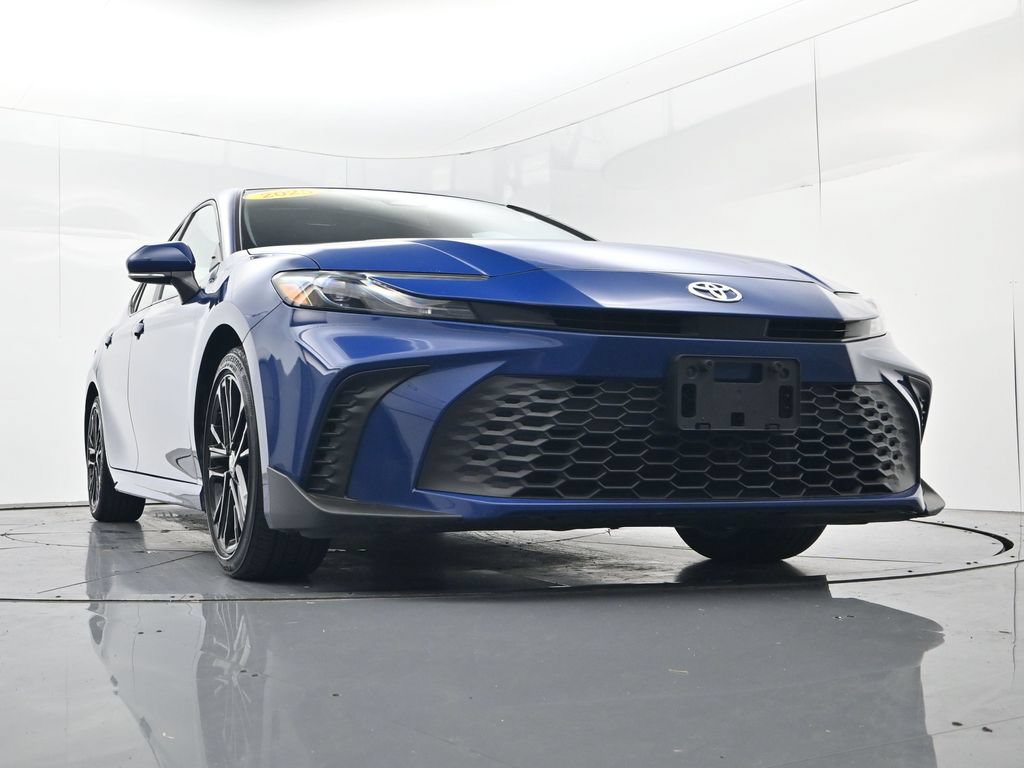 Used 2025 Toyota Camry SE FWD image 41