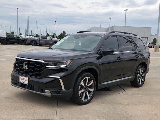 Used 2024 Honda Pilot Touring image 3
