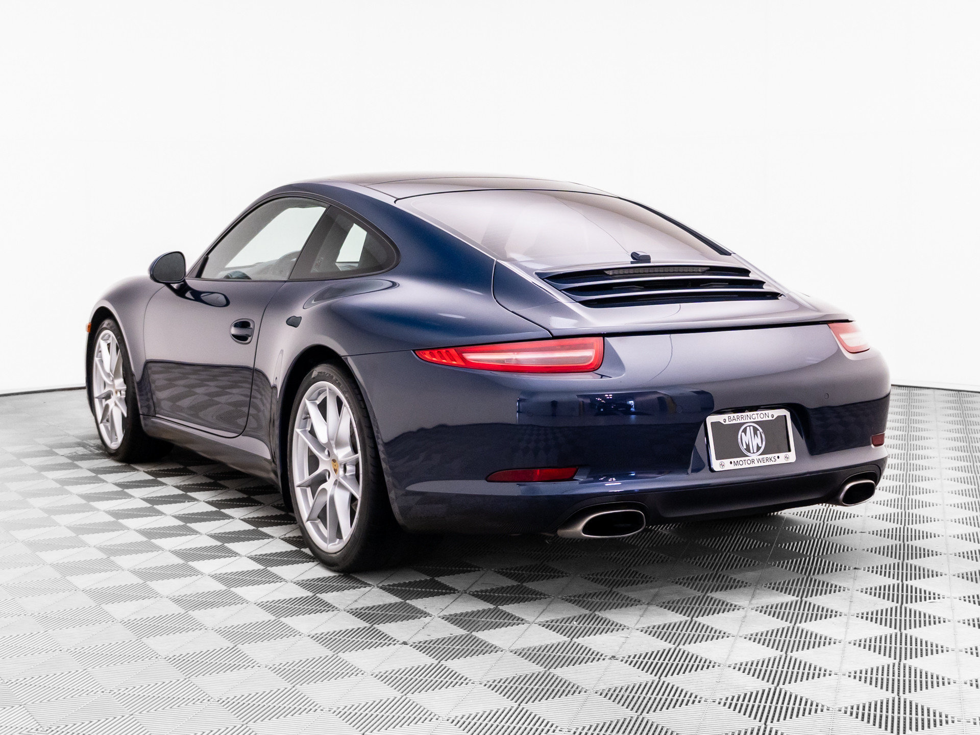Used 2016 Porsche 911 Carrera RWD image 3