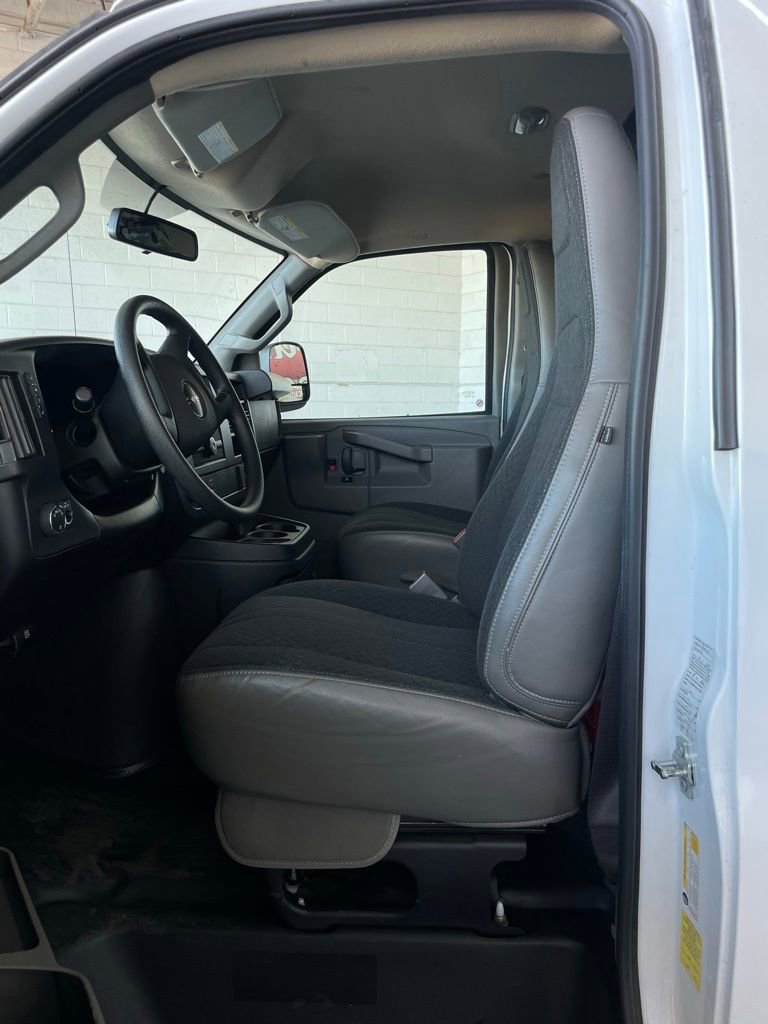 Used 2024 GMC Savana 2500 w/ Driver Convenience Package image 10