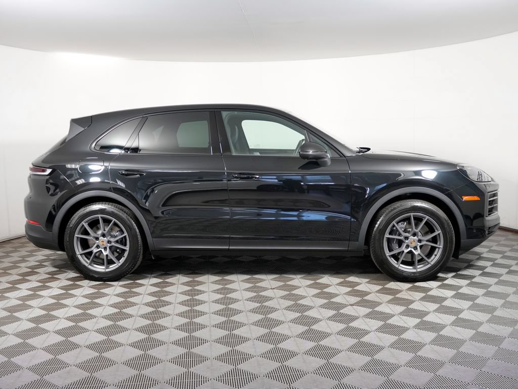 Certified 2024 Porsche Cayenne AWD/4WD image 8