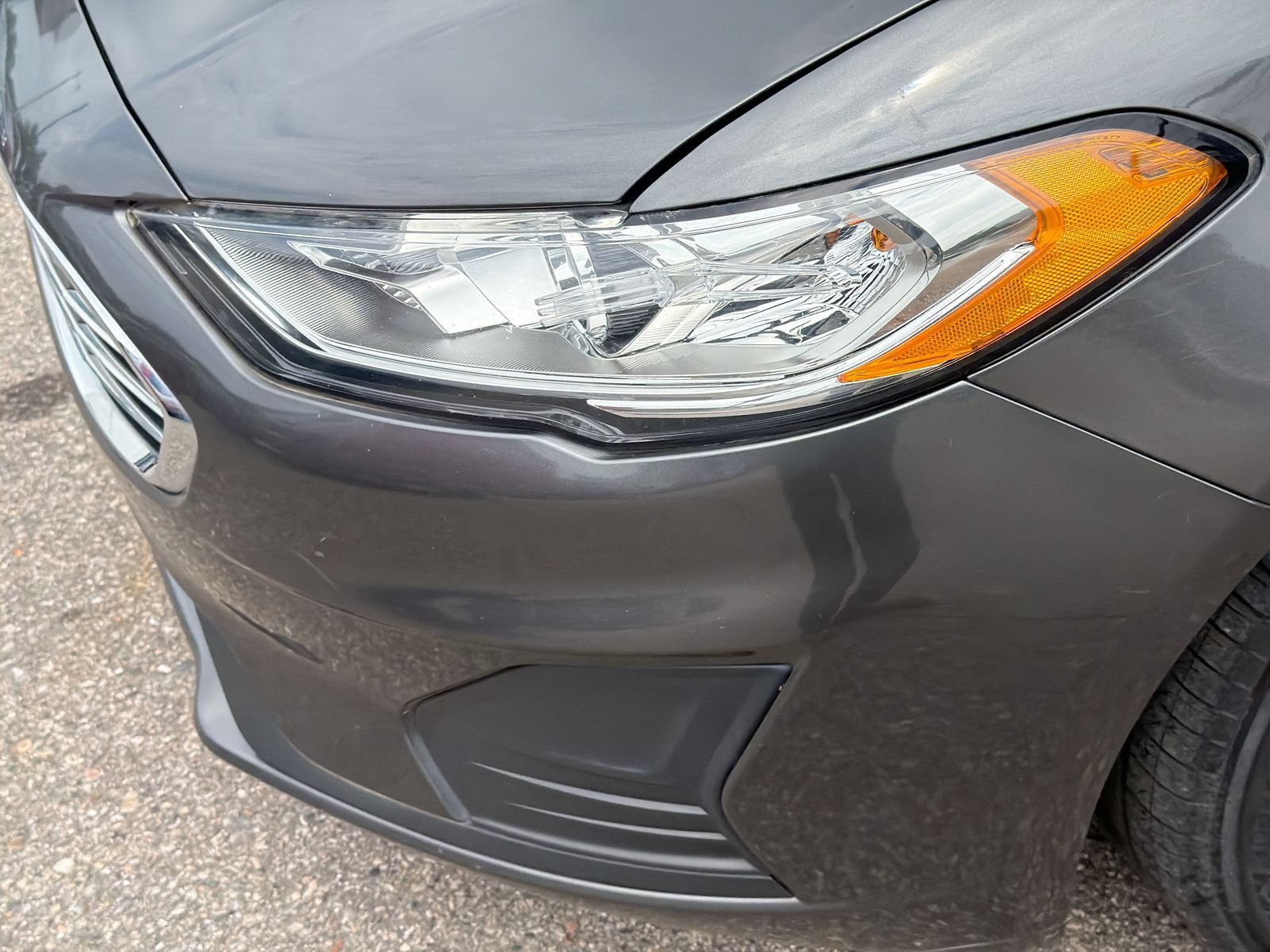 Used 2020 Ford Fusion SE FWD image 12