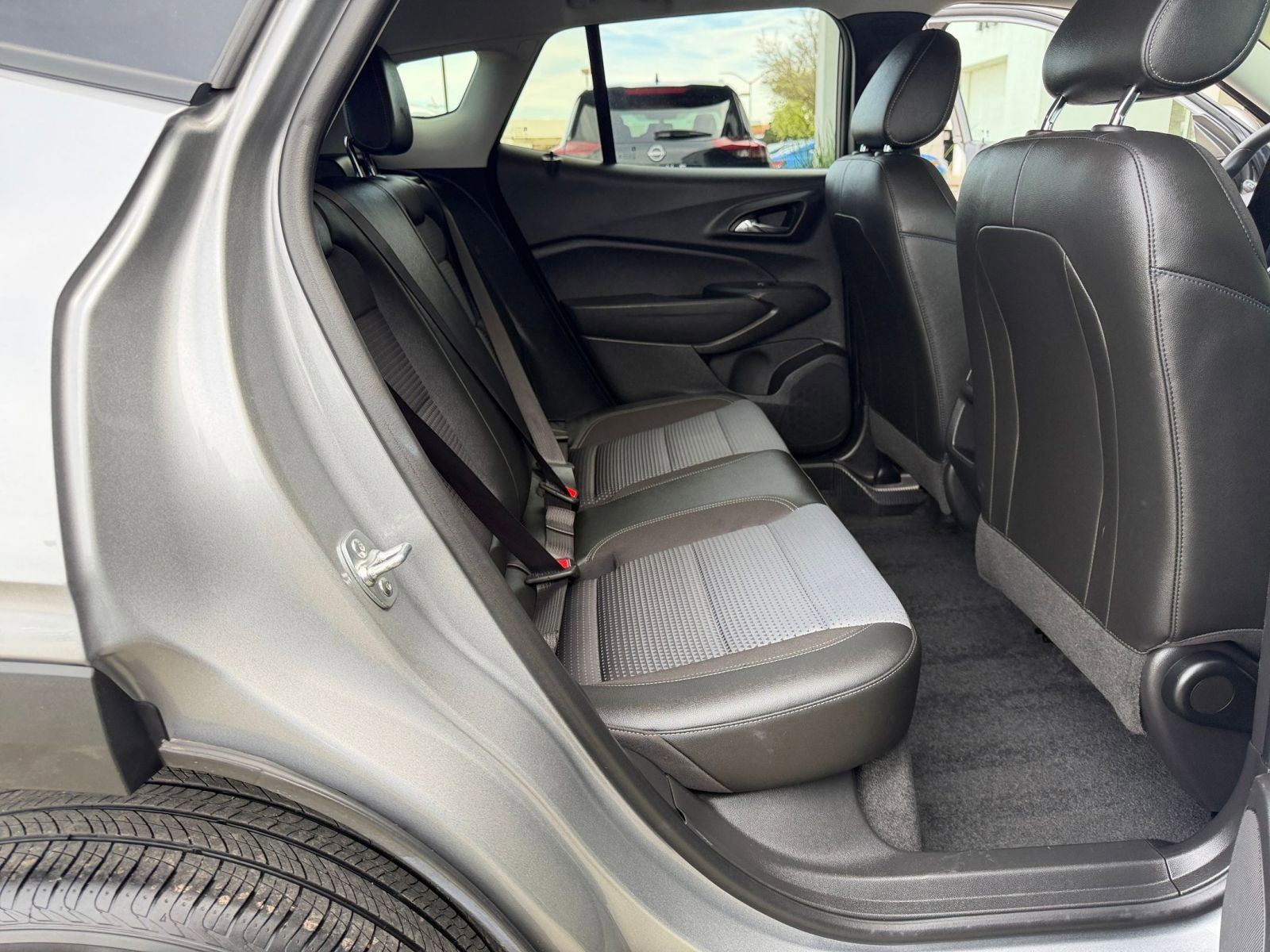 Used 2025 Chevrolet Trax LT image 27