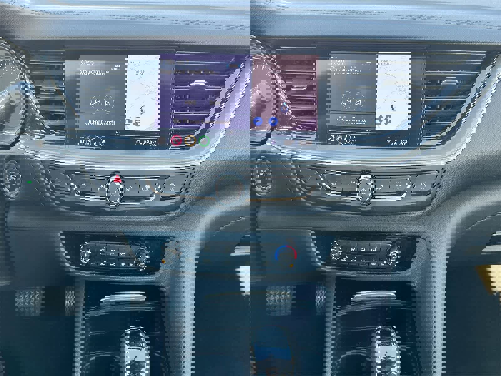 Used 2018 Buick Regal Preferred w/ Sights and Sounds Package image 27