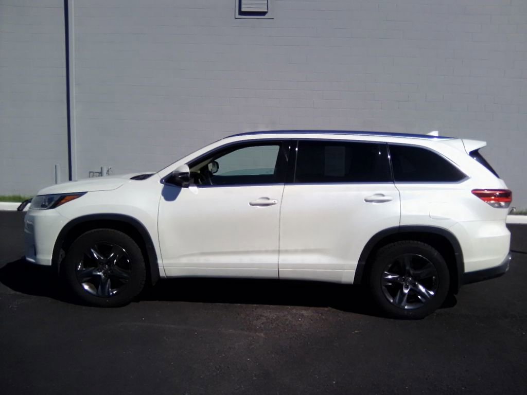 Used 2017 Toyota Highlander Limited Platinum image 8