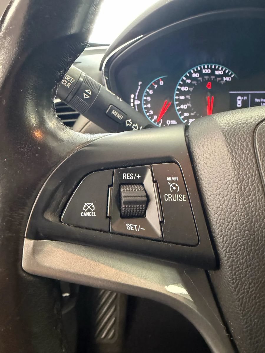 Used 2019 Chevrolet Trax LT w/ LT Convenience Package FWD image 21