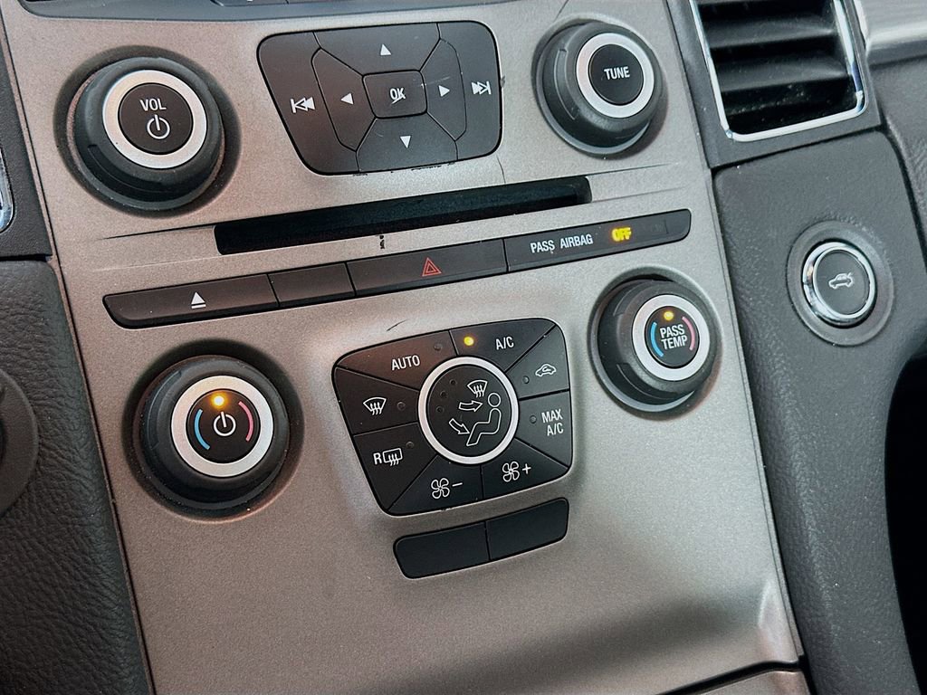 Used 2018 Ford Taurus SEL image 14