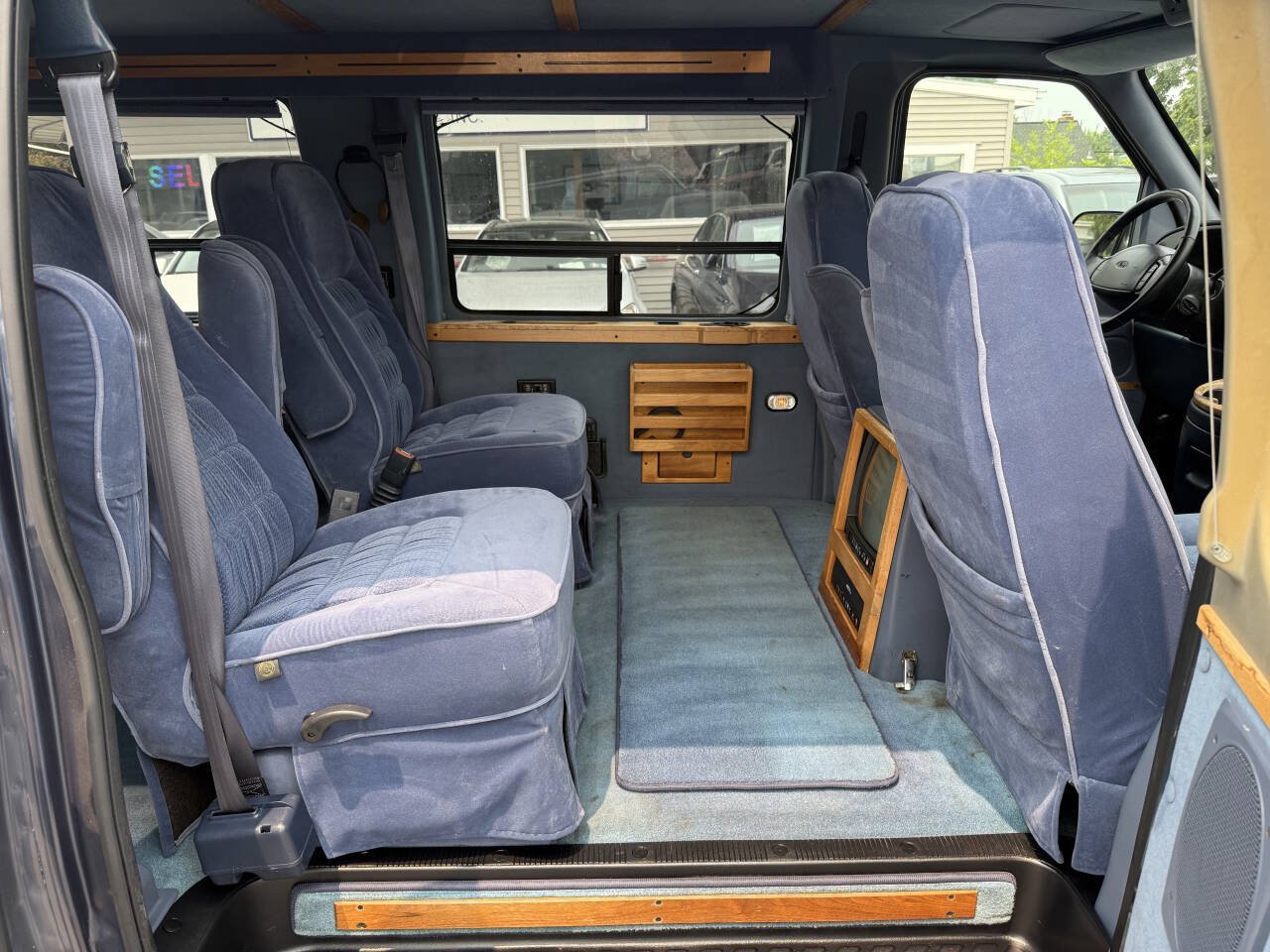 Used 1998 Ford E-150 and Econoline 150 RWD image 8