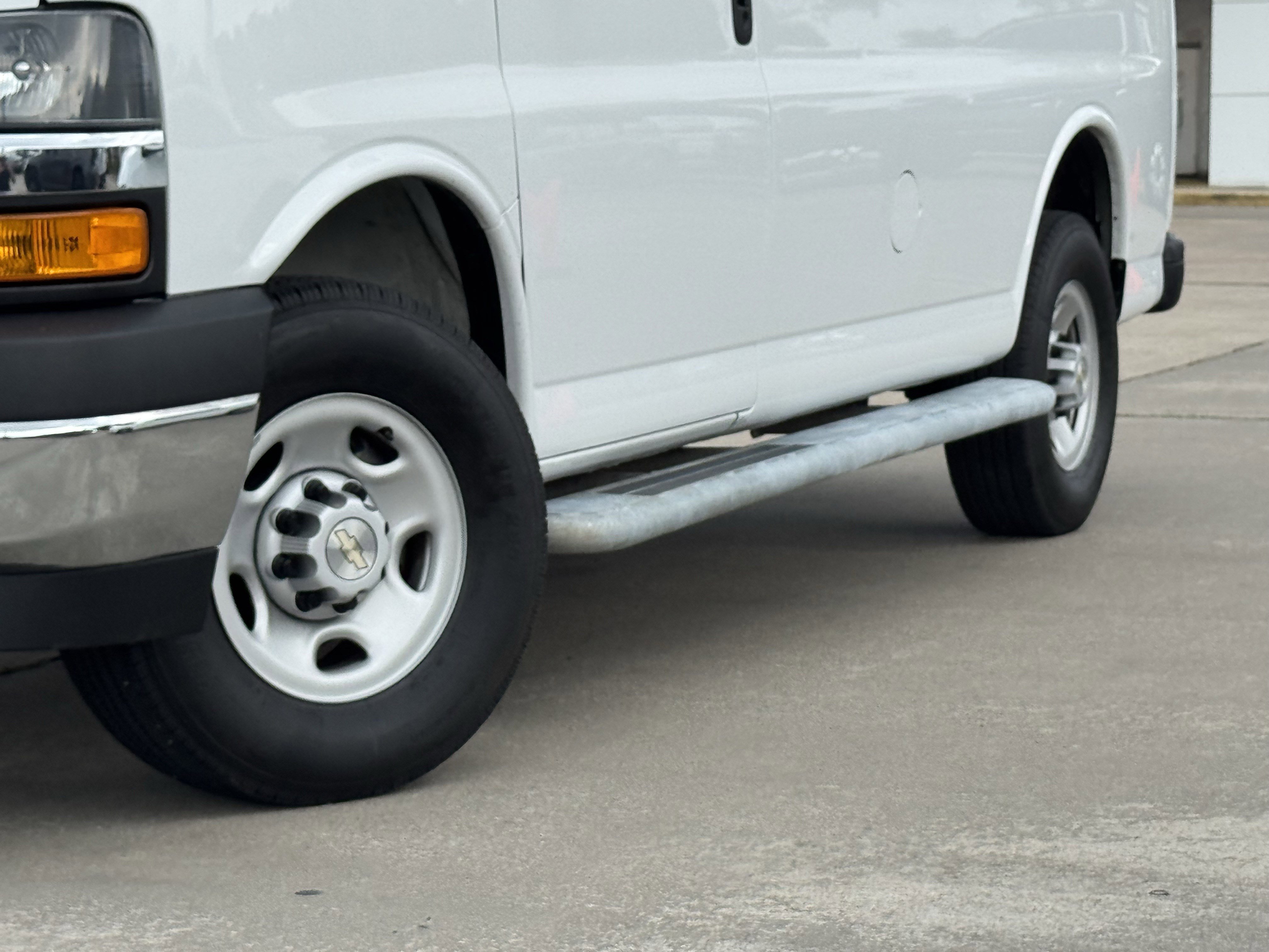 Used 2024 Chevrolet Express 2500 w/ Driver Convenience Package RWD image 12