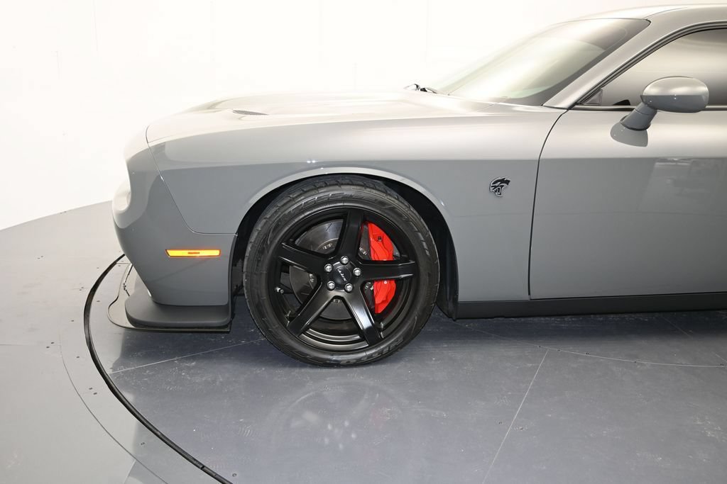 Used 2017 Dodge Challenger SRT Hellcat RWD image 9