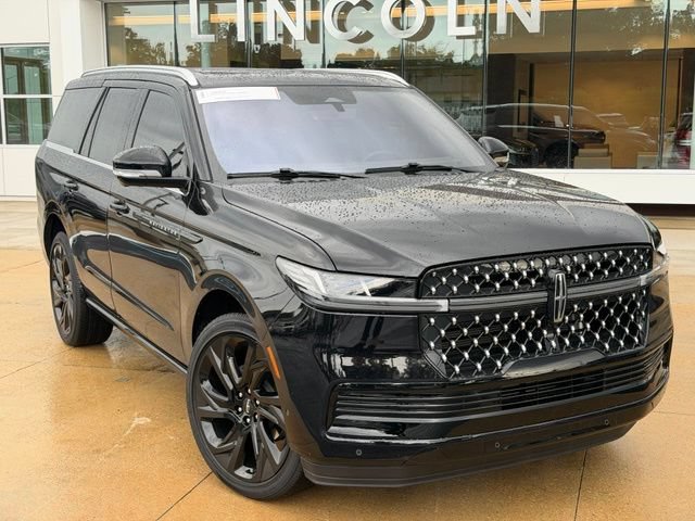 Used 2025 Lincoln Navigator Black Label AWD/4WD image 2