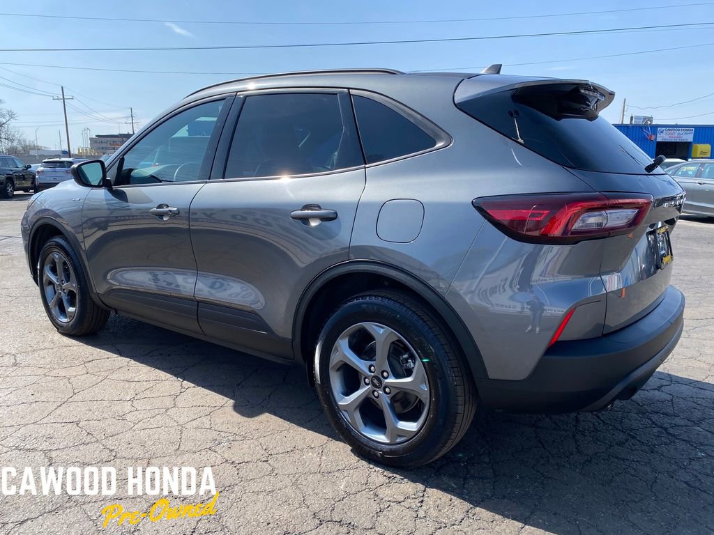 Used 2025 Ford Escape ST-Line Select AWD/4WD image 6