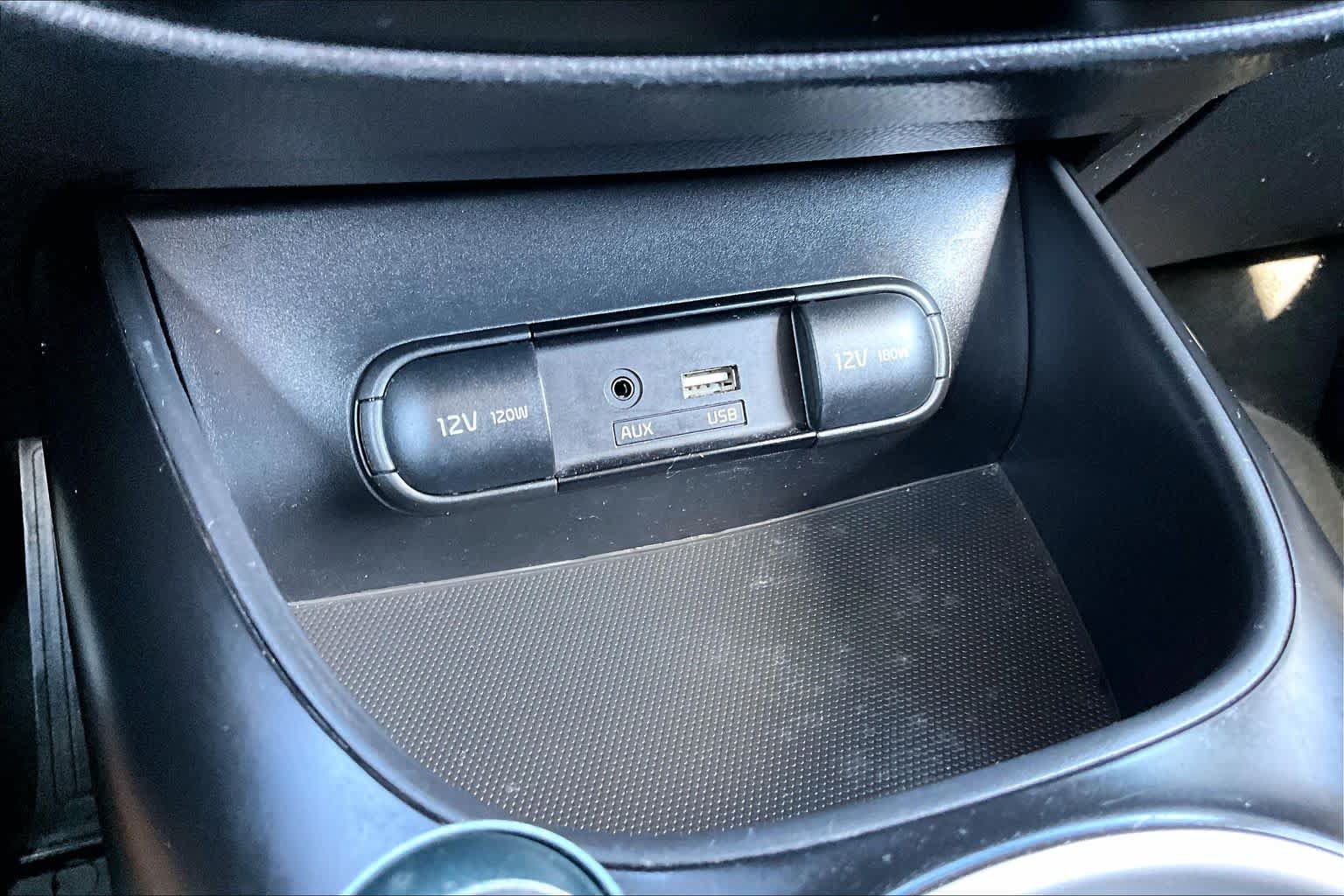 Used 2018 Kia Soul FWD image 31