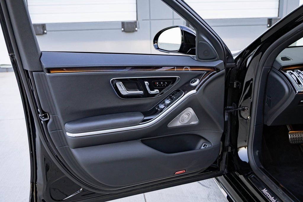 Used 2023 Mercedes-Benz S 500 4MATIC w/ AMG Line image 19