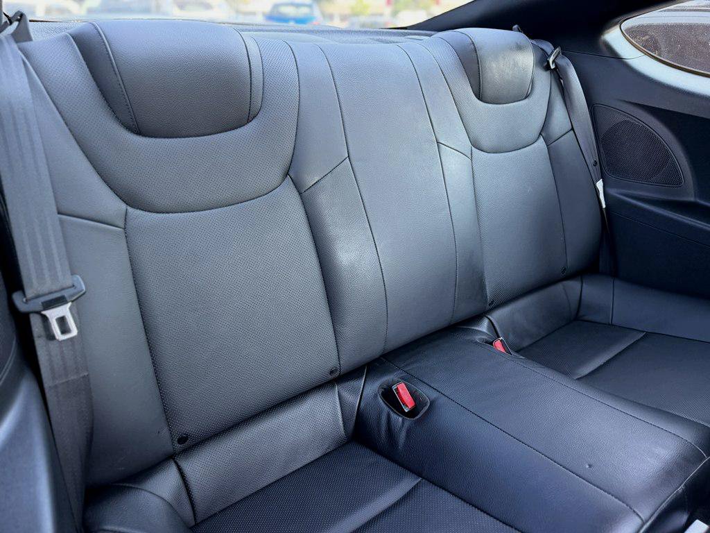 Used 2011 Hyundai Genesis 3.8 RWD image 19