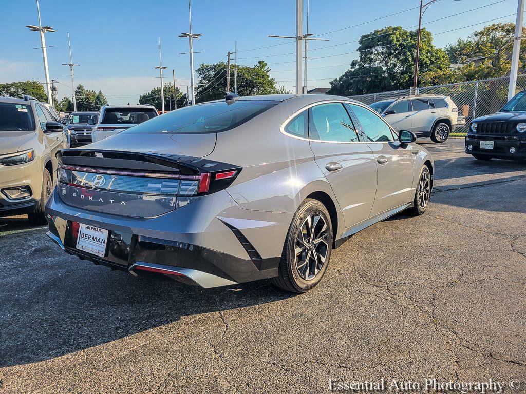 Used 2025 Hyundai Sonata SEL FWD image 13
