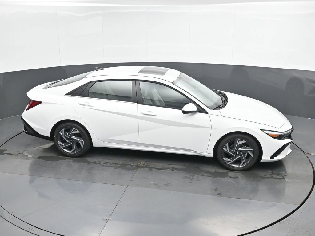 New 2025 Hyundai Elantra Limited image 39